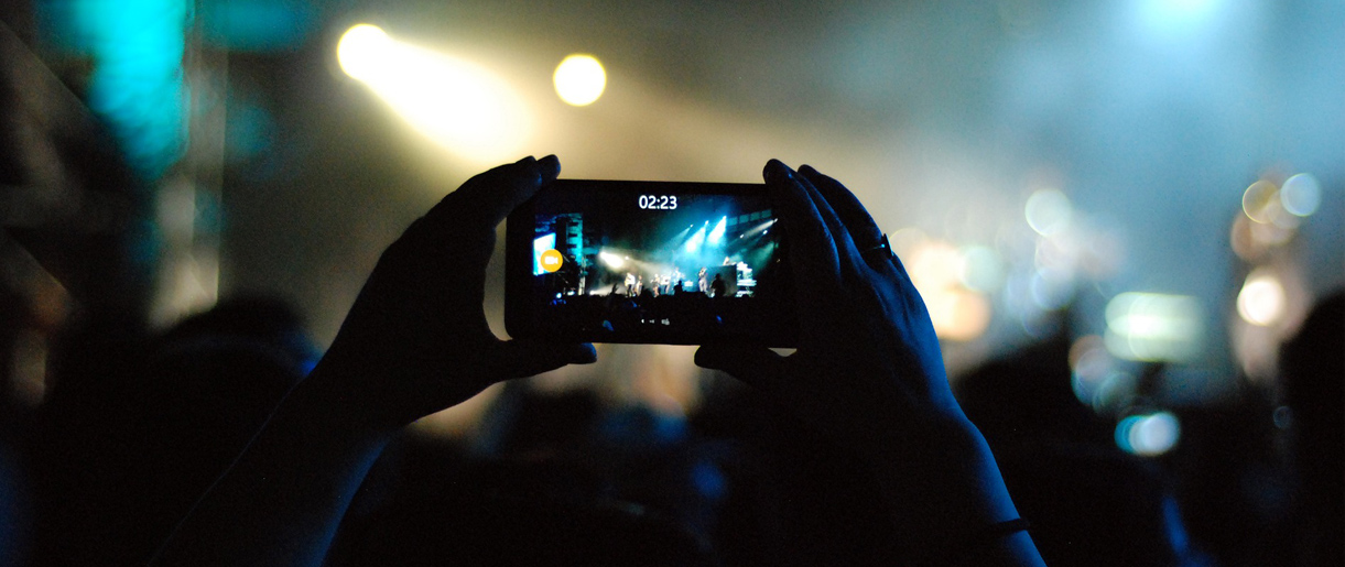 如何拍攝火爆全網(wǎng)的視頻？短視頻中的拍攝技巧和技能